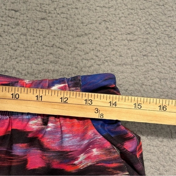 Lululemon Jet Crop (Slim) *Luxtreme Pigment Wind White Multi Size 6 - Picture 10 of 12